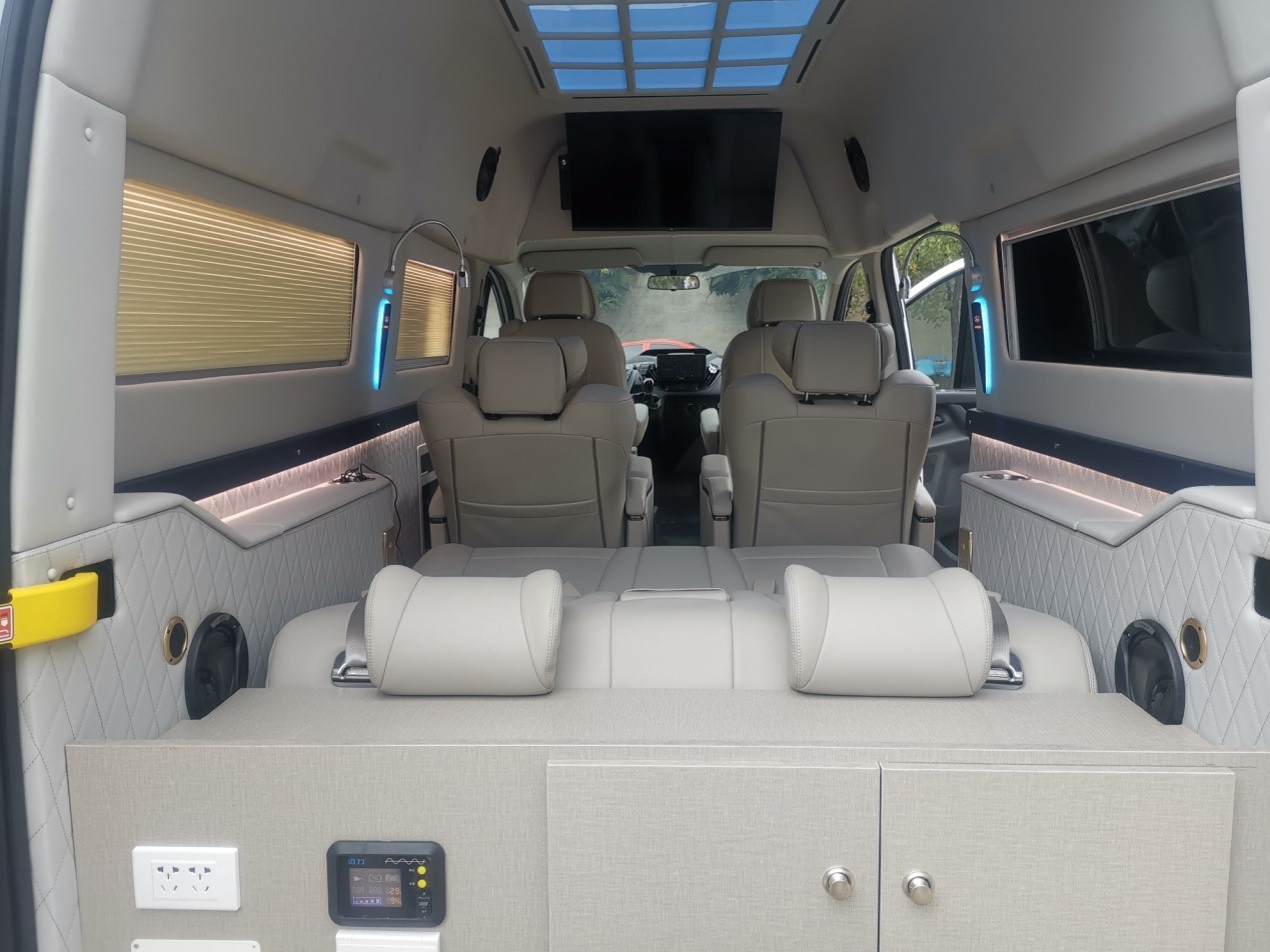 福特新全顺为什么这么多人用,福特新全顺无中门短轴