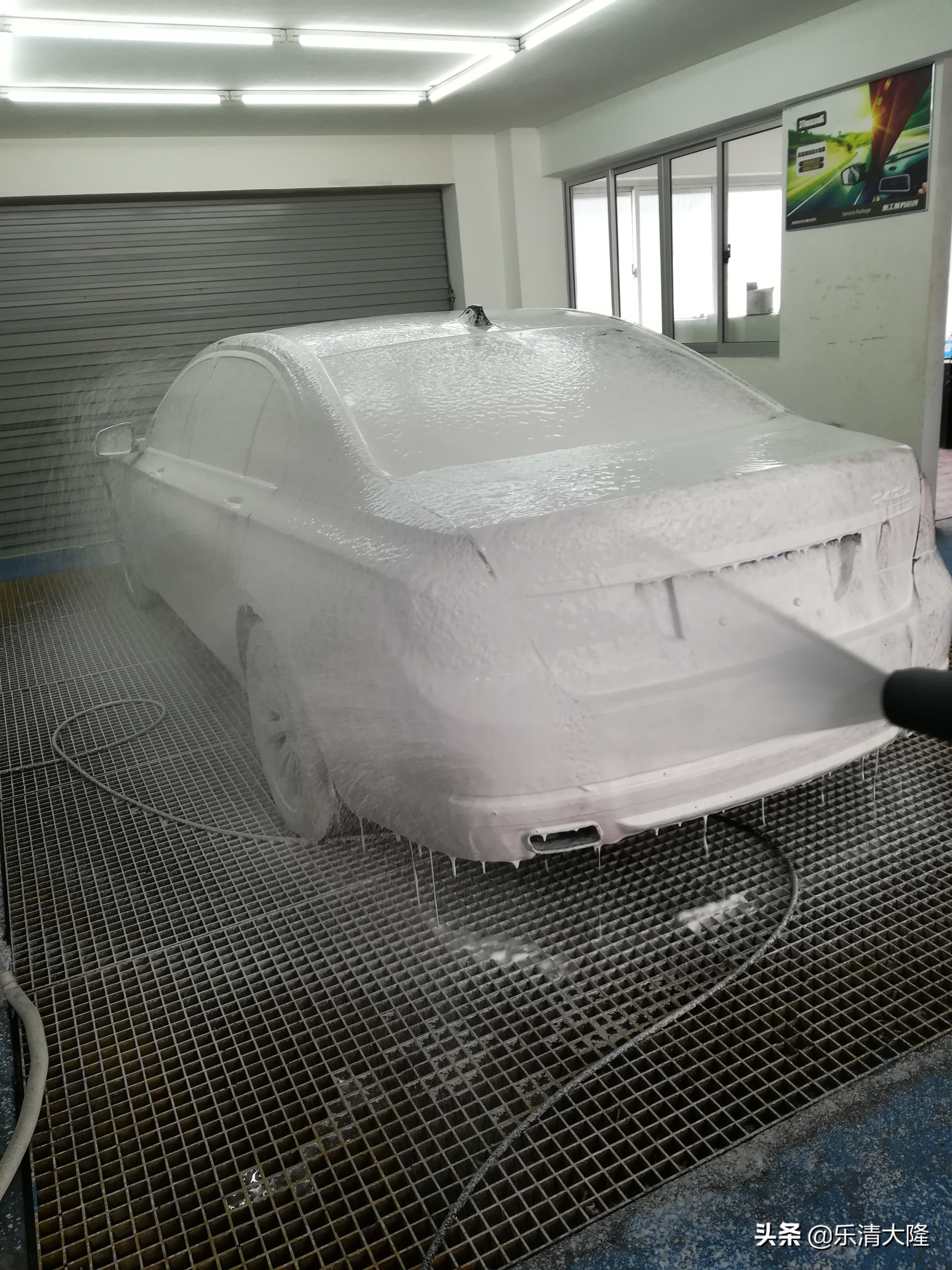 广州宝马7系内饰清洗,宝马7系发动机舱清洗