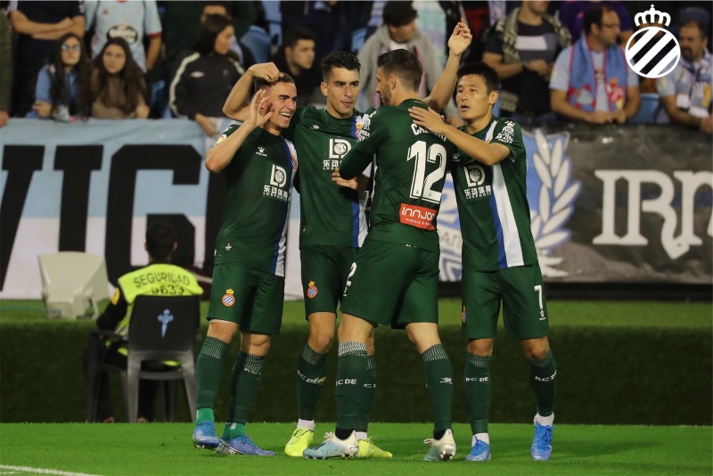 武磊被国足拖累了吗,武磊被人欺负的下场