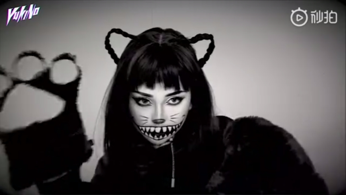 美妆教程万圣节小恶魔妆容,美妆博主万圣节妆容眼影推荐