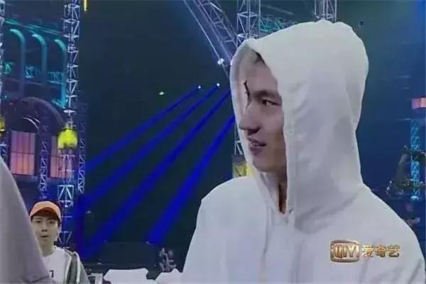 睫毛怎样刷得根根分明,睫毛还能这样刷get奇葩小技巧