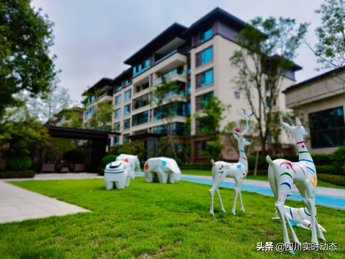 正黄优筑翡翠公园和翡翠天骄对比,遂宁正黄优筑翡翠公园值得购买吗