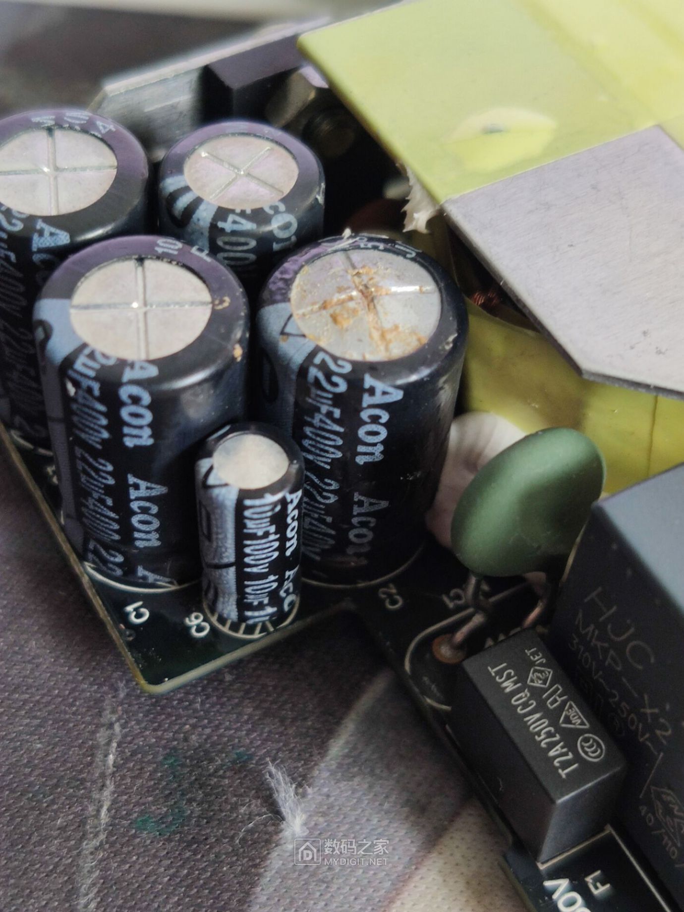 小米22.5瓦充电器拆解,小米120瓦充电器如何拆开维修