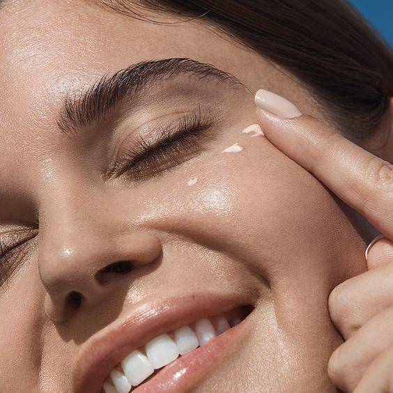 48岁贾静雯状态惊艳美貌依旧,贾静雯如何保持自己的颜值和身材