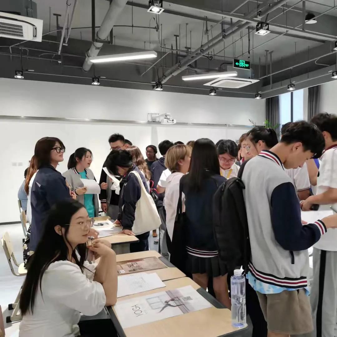 上海高藤致远创新学校社团招新现场:有趣的人,终会相遇