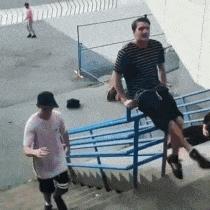 搞笑gif妹子的内心是崩溃的,搞笑gif妹子原来是个逗比