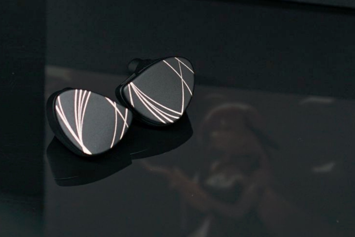 有线耳机和无线耳机音质差距多大,airpods3音质和苹果有线耳机相比