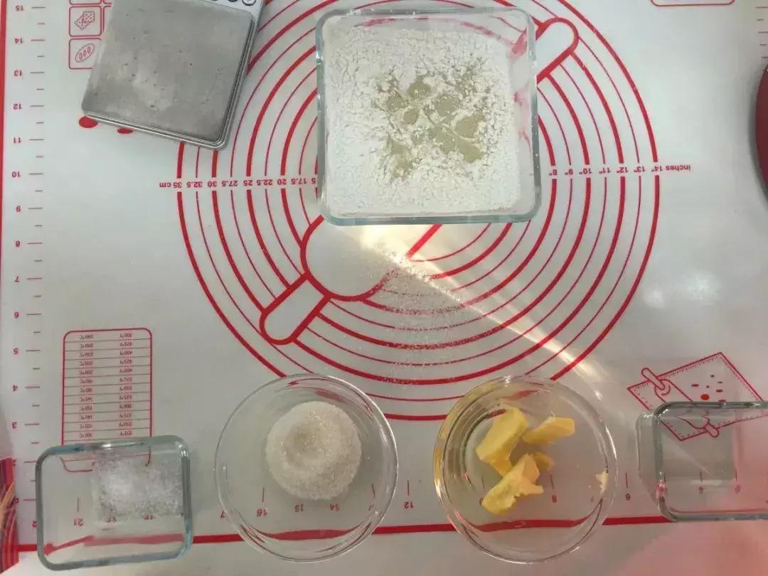 手工吐司面包真好吃,超级松软吐司面包炼乳版