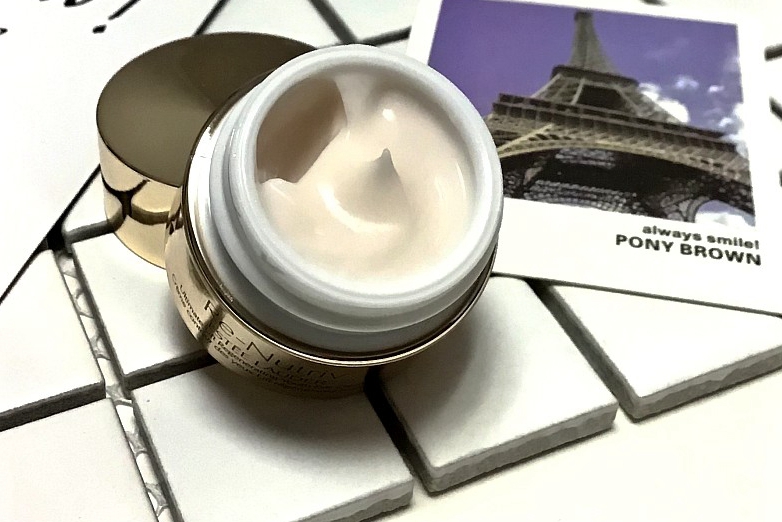 雅诗兰黛面霜怎么选？智妍抗老嫩肤，红石榴紧致抗皱，润养看季节