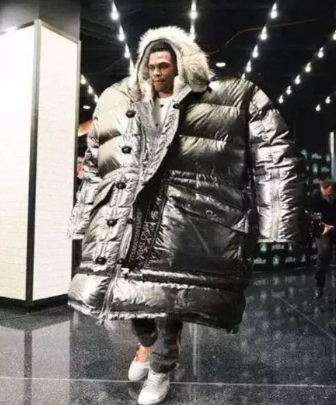 周琦夸张肌肉图 (周琦身材变化图)