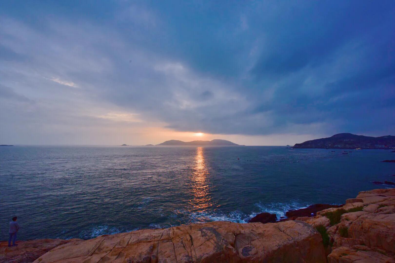 鍙版咕鍨︿竵娴峰矝,鍜屽彴婀惧灕涓佺浉浼肩殑娴峰矝