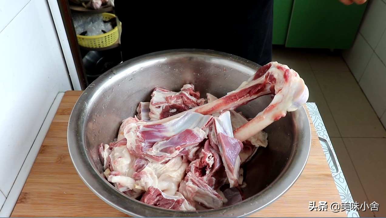 炖羊肉汤记住不要直接炖,炖羊肉汤的正确方法和步骤