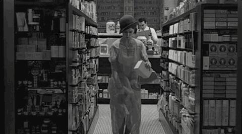 100多年前女生为什么要裹脚,100年前女人裹小脚的图