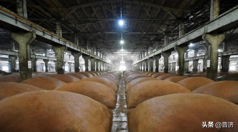 探秘宜宾五粮液，时间短印象深，男人不要喝低度酒的传说终被化解