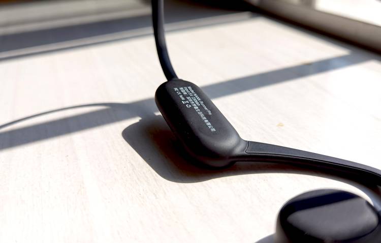 轻盈如风歌声如酒,海量无损绕梁不绝