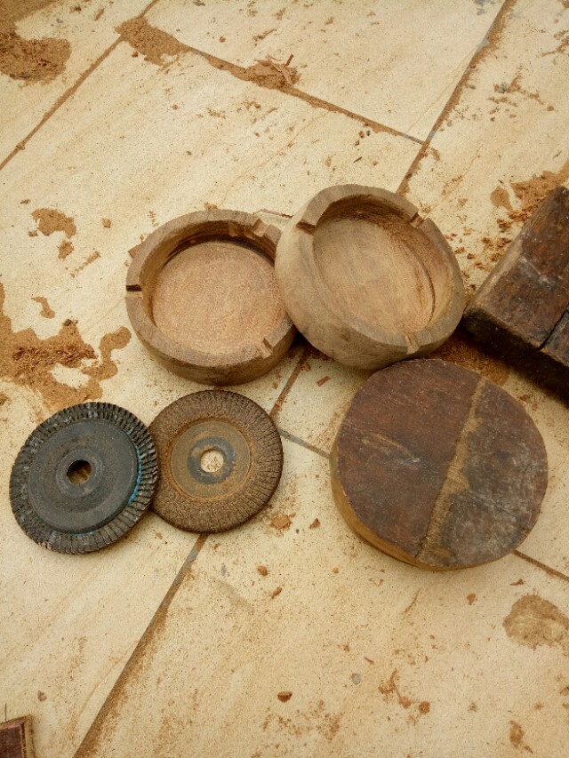 别人不要木头，拿回家做了张茶桌