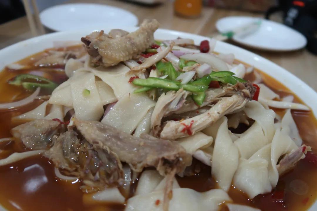 西安正宗小吃街是回民街吗,西安正宗本地小吃街回民街