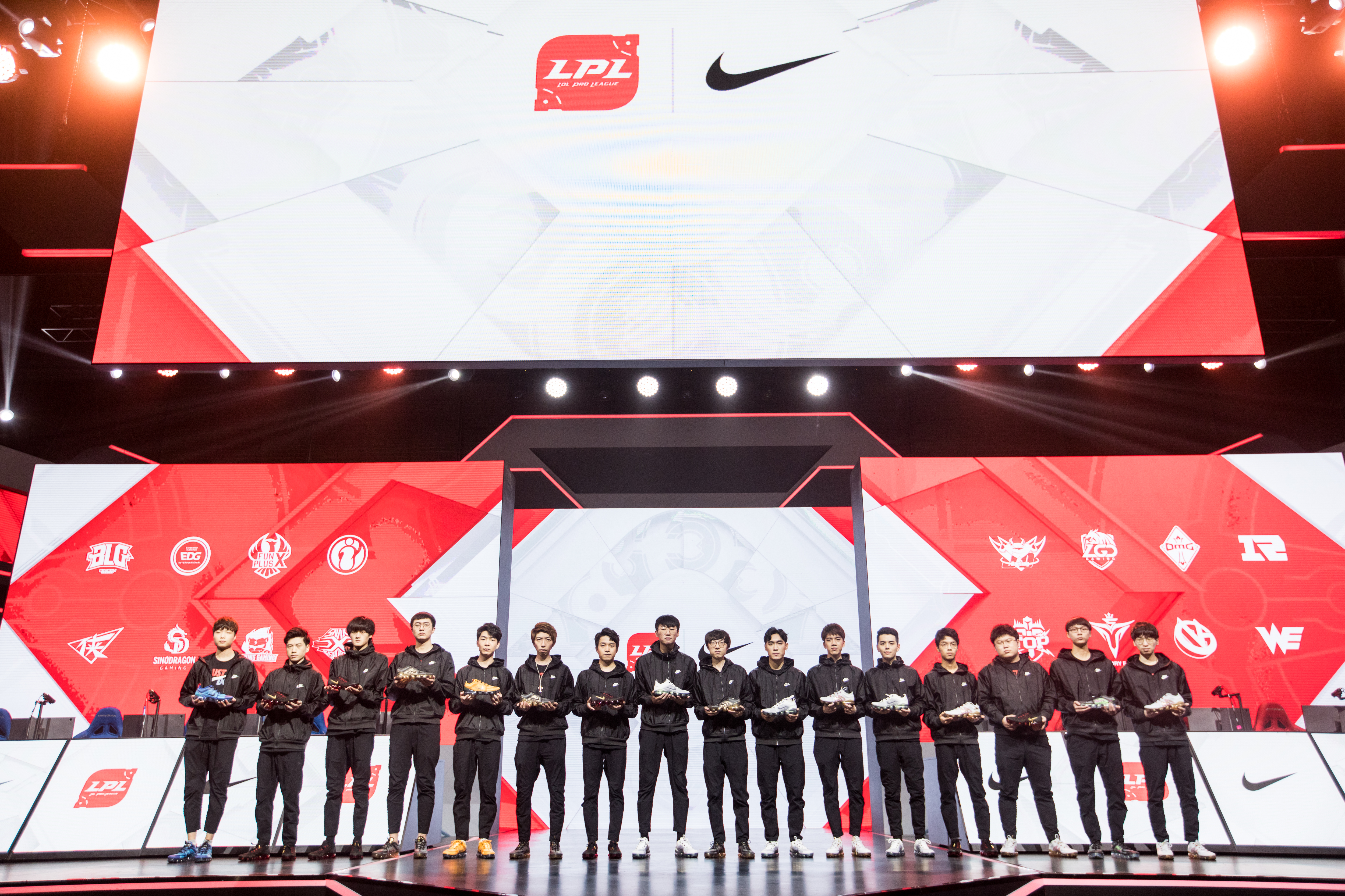 nike签约篮球运动员,nike签约赞助开箱