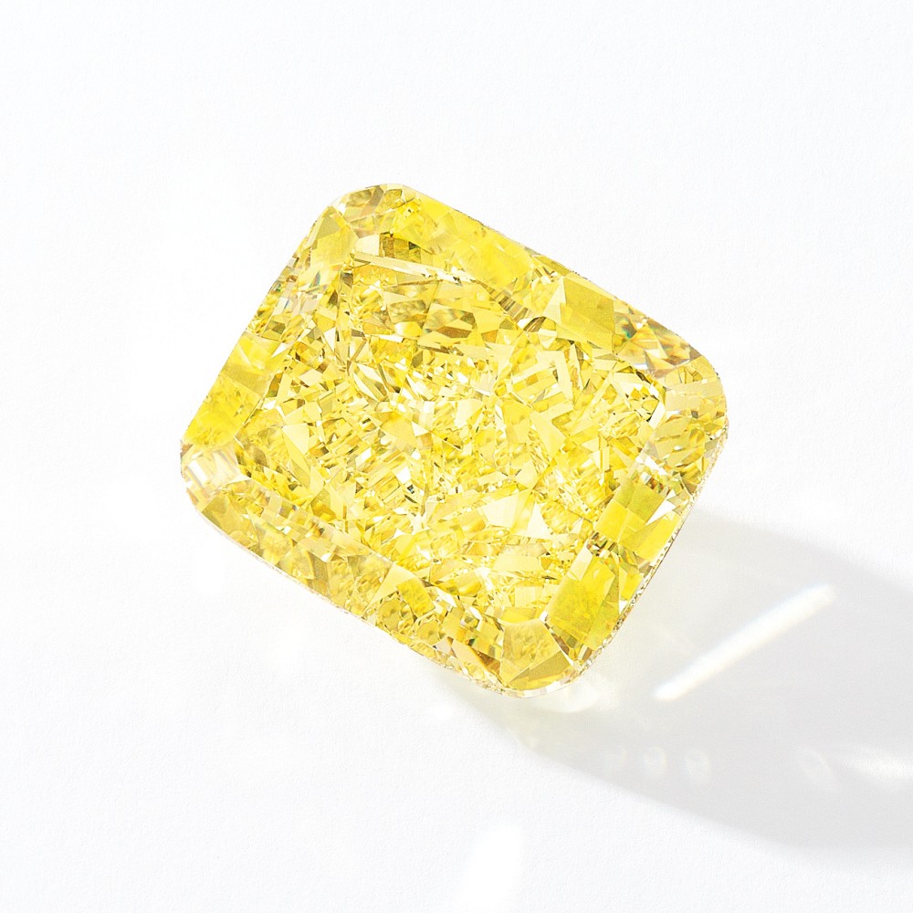 Sotheby’s香港珠宝秋拍,一颗10.64ct紫粉色钻石2000万美元成交