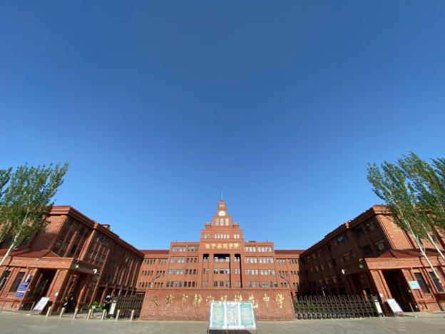 久违的校园期待回归,久违的校园静待归来