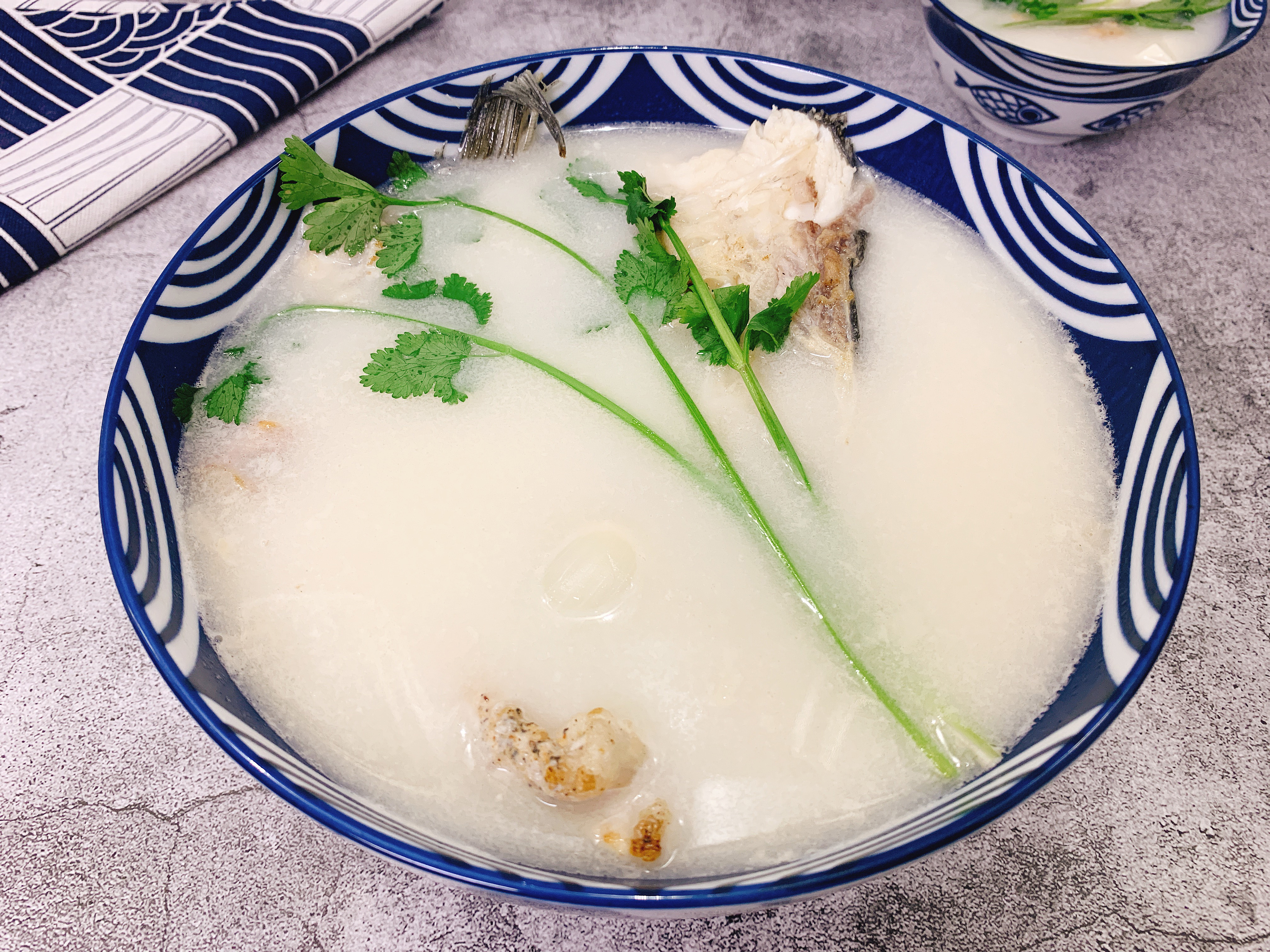 煮鱼头汤豆腐要不要煎,煮鱼头汤时为啥起白沫子