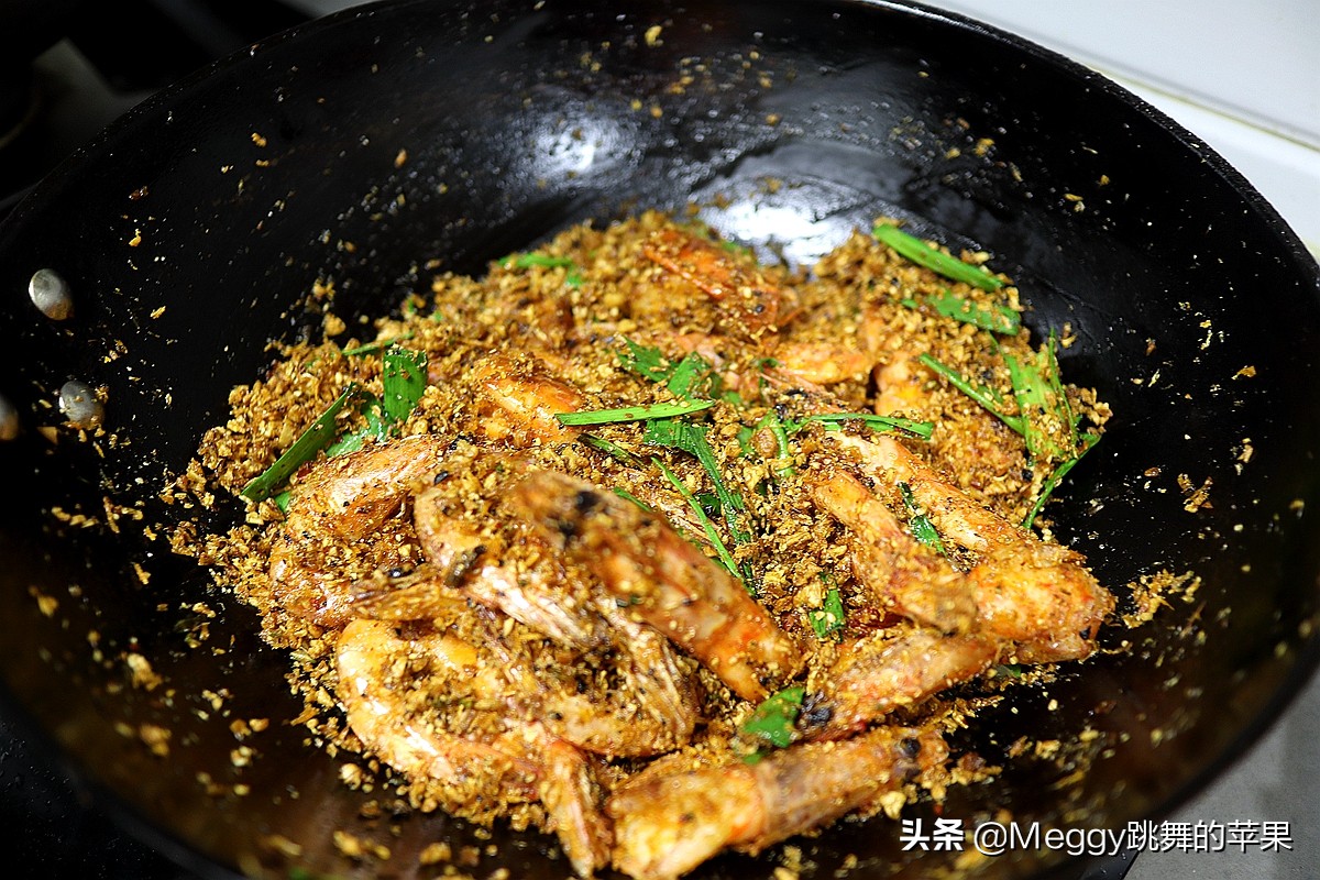 避风塘皮皮虾怎么做才酥脆,避风塘炒虾酥脆鲜香上桌就被抢光