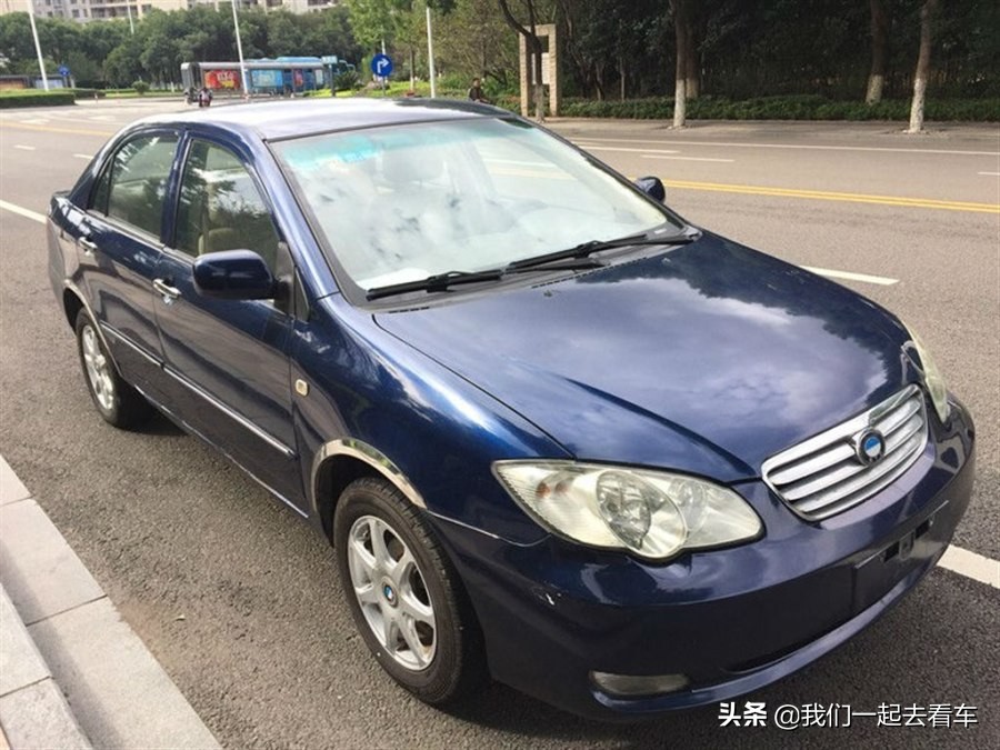 一台二手小车比亚迪f3一年费用,一台手机的钱买一辆车