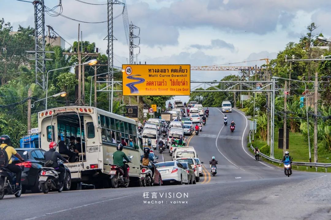 繁华熙攘，从海滩到山路的芭东（Patong）风情