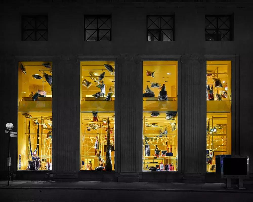 深度|CK母公司净利润大跌54%，重组和营销能让它再放光芒吗？