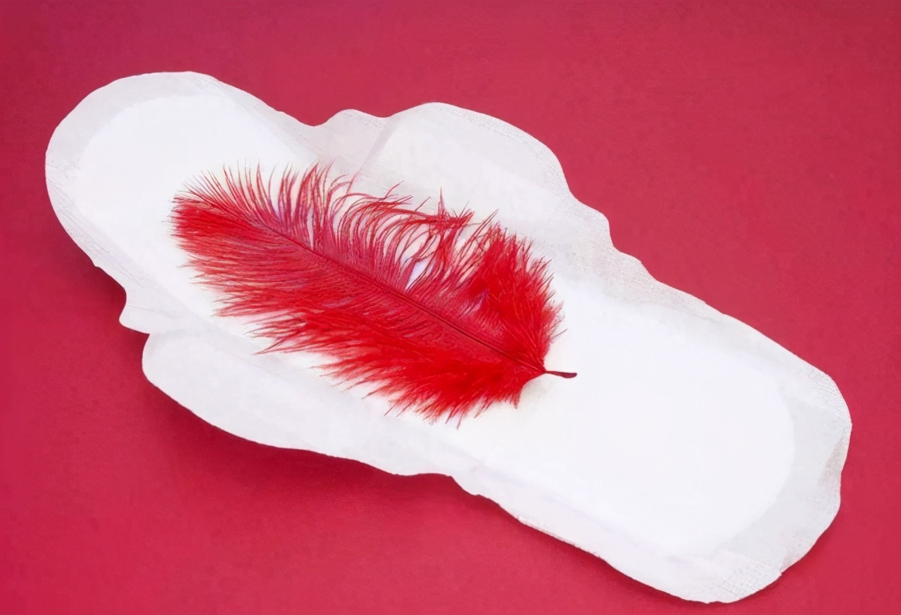 绝经有前兆,绝经前兆来月经20多天是正常吗