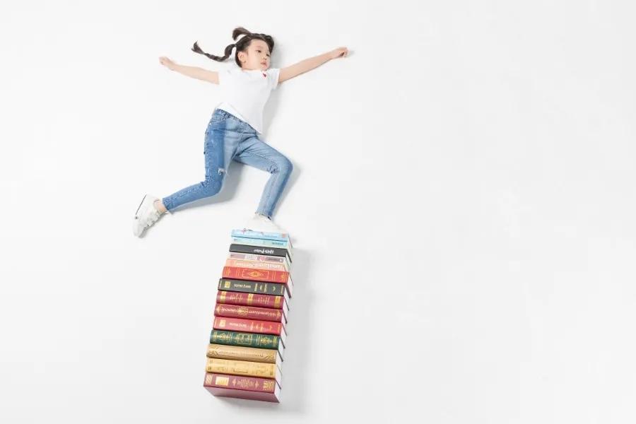 暑假读再多的书都是浪费,暑假多读哪几类书