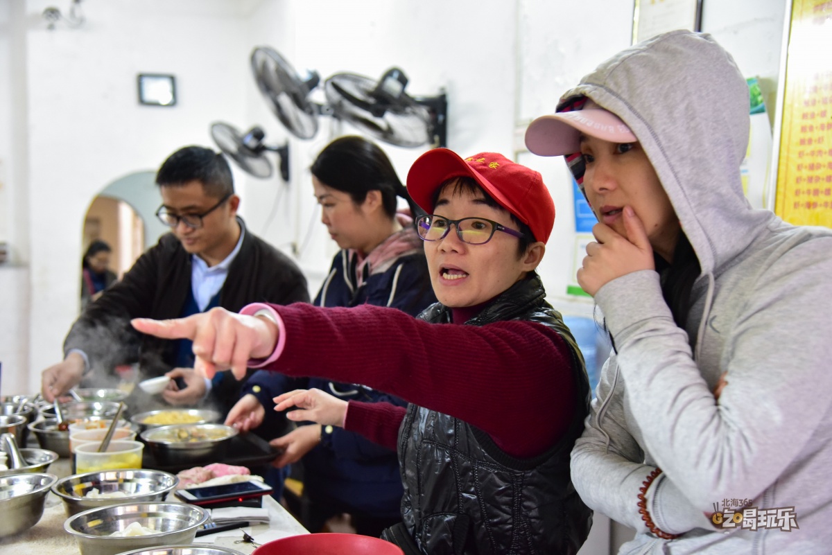 带海鲜池的餐厅,海鲜汤粉北海