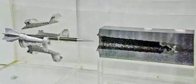 穿甲弹为什么要尖头,穿甲弹是钝头还是尖头
