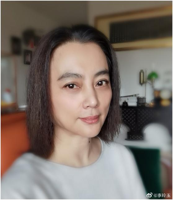 56岁女星住在房子里,五十多岁女人房间装饰