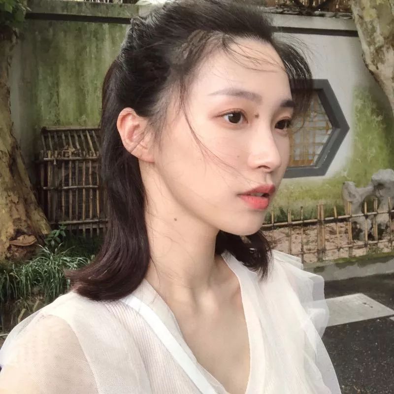 脸上长的痣有哪些是不可以取的,脸上长黑痣会影响颜值吗