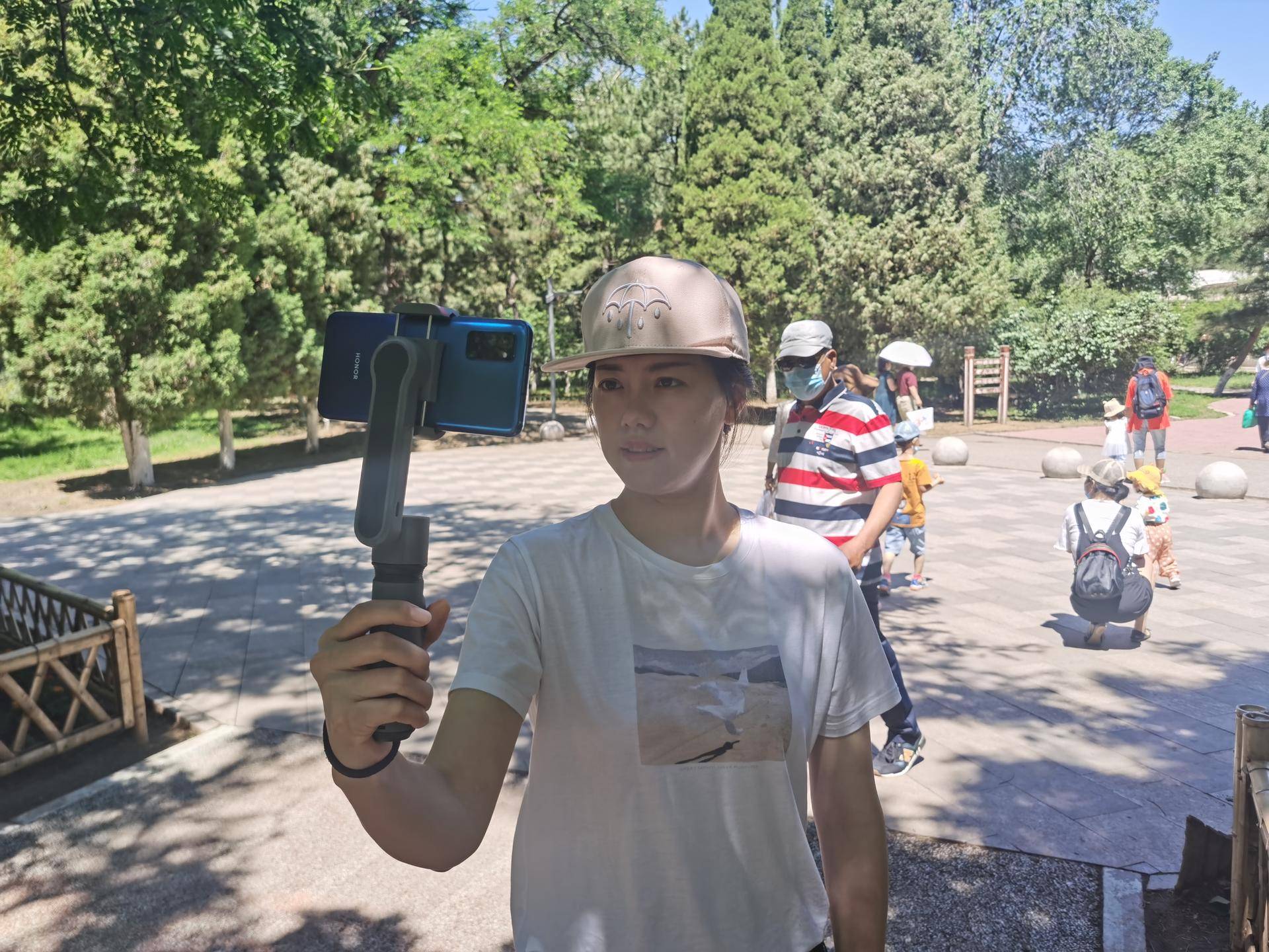 轻巧便携手机云台智云smoothx测评,智云smoothx手持手机云台