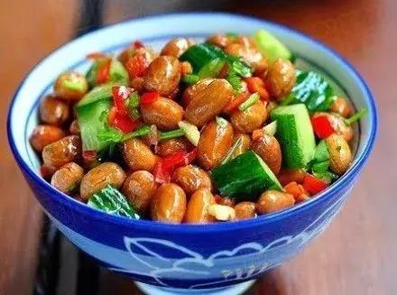 花生和黄瓜一起吃会中毒吗,吃了黄瓜炒鸡蛋会腹泻什么原因