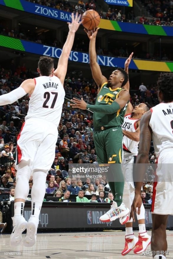 2018圣诞大战明星穿什么鞋,2018圣诞大战明星穿的球鞋