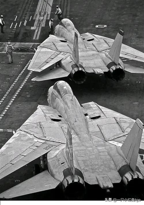 缇庡啗绌哄啗瑁呭澶у叏,閭ｄ簺骞村厰瀛愭悶鍒扮殑瑁呭