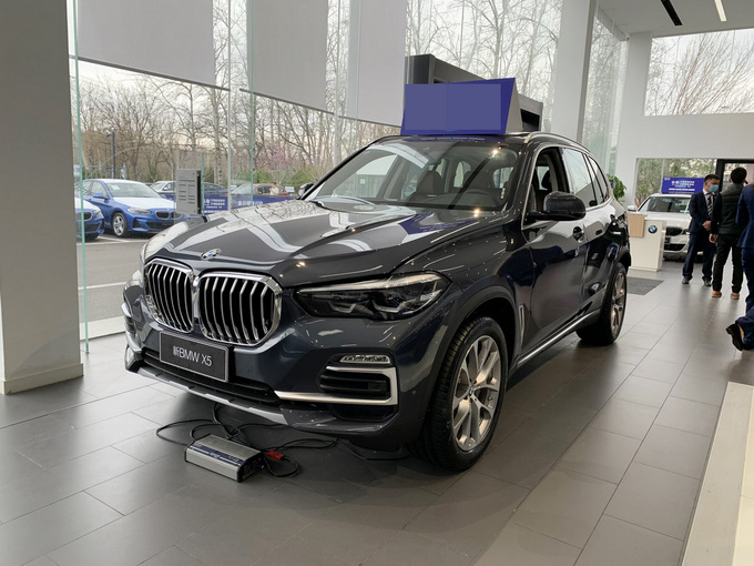 宝马冰火两重天,宝马4s店325砍价