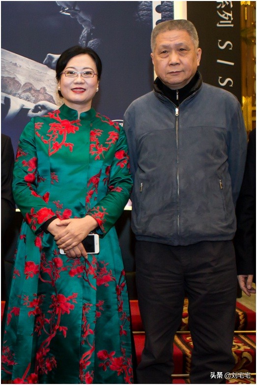 从“小学肄业”到“收藏大亨”,马未都的逆袭之路,何以非议不断