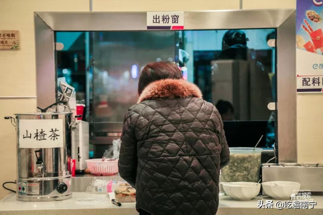 建政路柳州螺蛳粉,半夜两点还开的柳州螺蛳粉