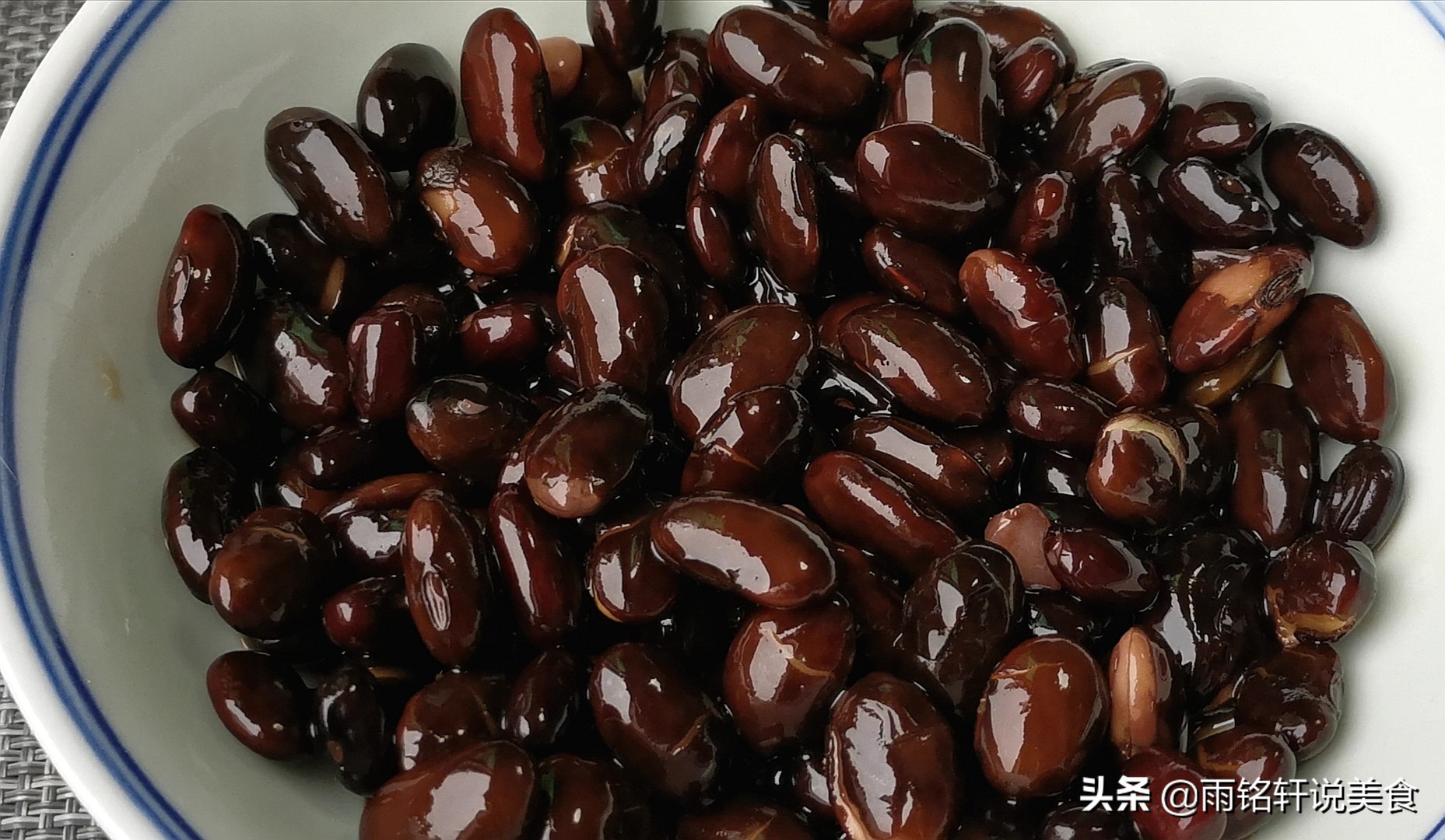 补药一堆不如黑豆一把，教你黑豆养生的吃法，常吃身体好处多