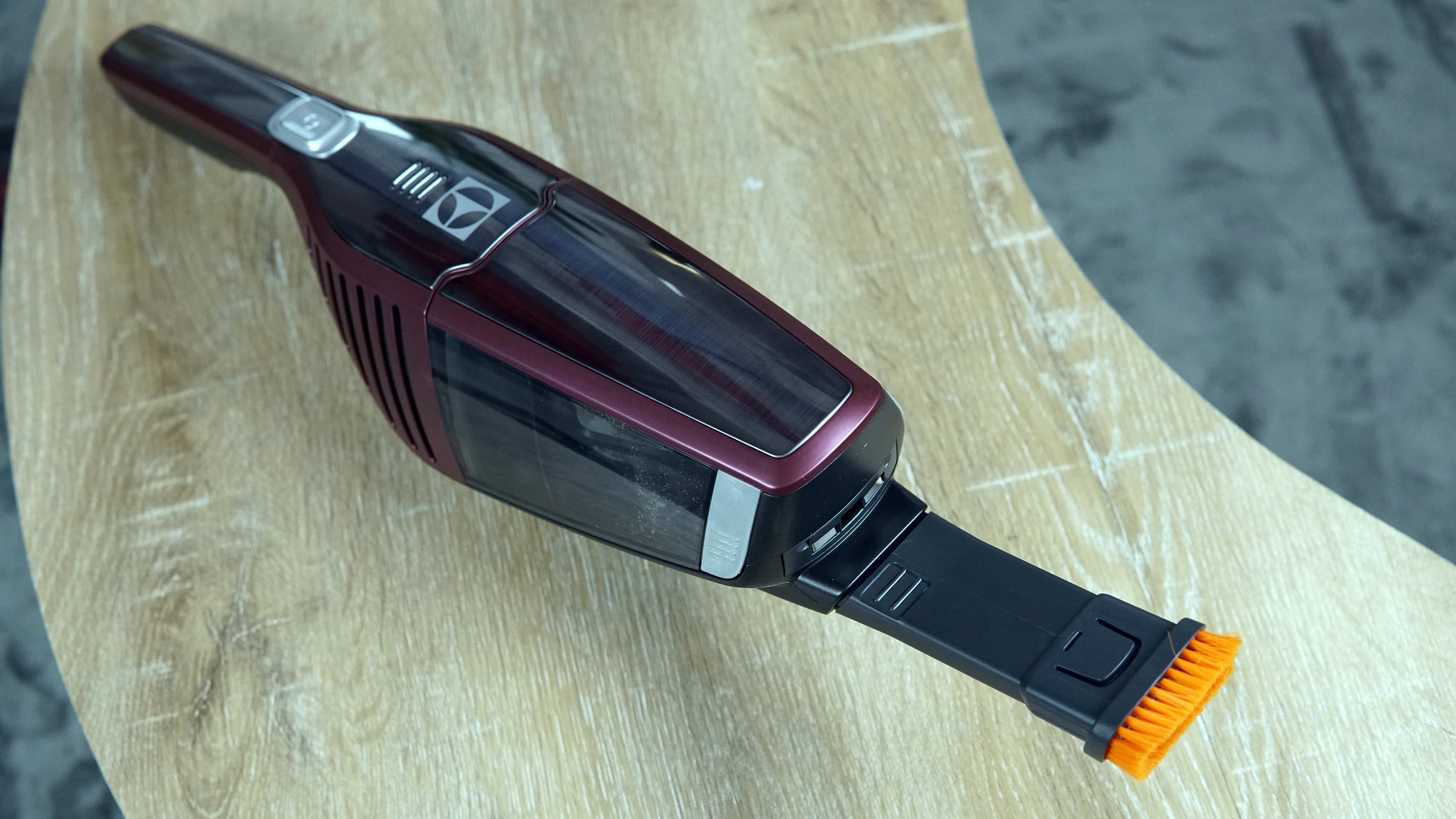 伊莱克斯z803干湿两用吸尘器,伊莱克斯无线吸尘器哪款好