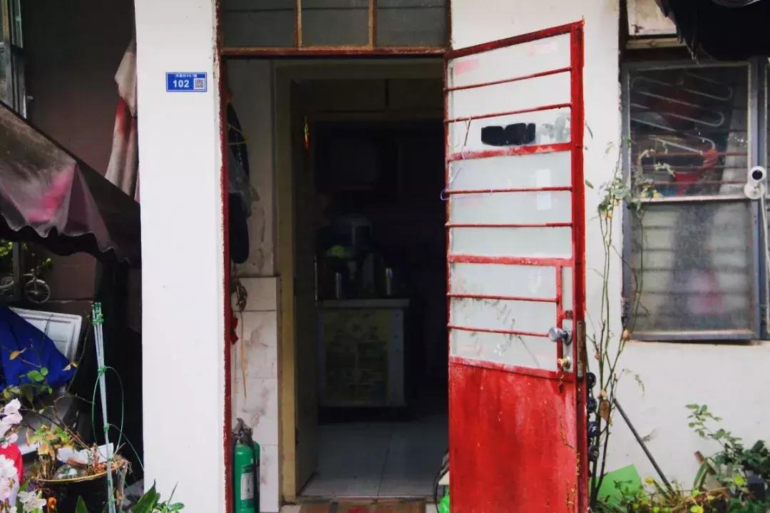 这家藏在老小区里的风味小馆，去一次就爱上话痨老板娘！