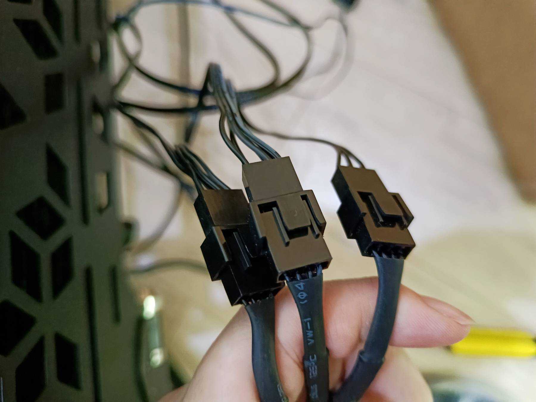 电脑散热器怎么装电源,电脑散热器安装供电