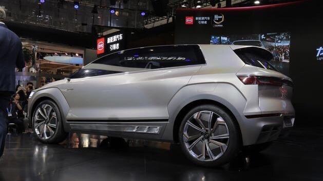 比亚迪“王炸”新车亮相,比亚迪概念车鸥翼门