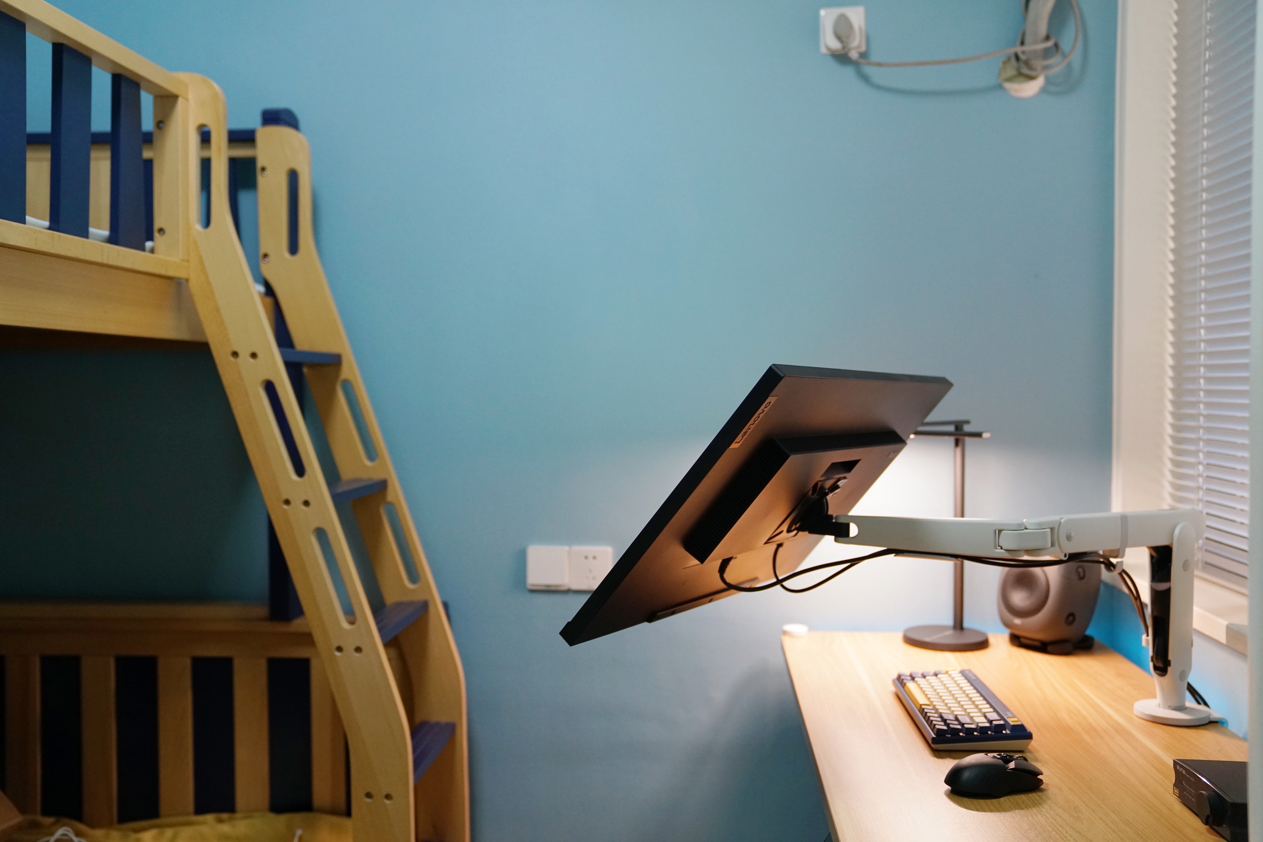 一个中年男人最后的“自留地”—晒晒我的桌面好物