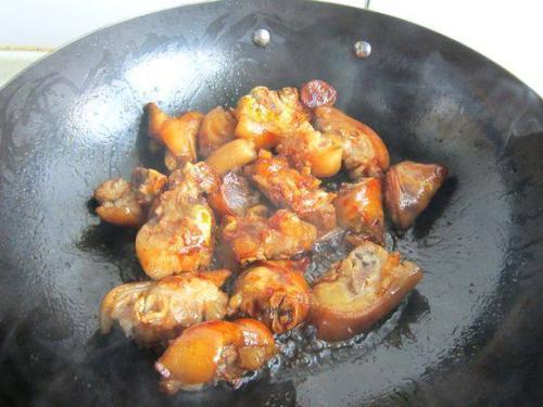 红烧肉炒糖色用冰糖还是白糖,蜂蜜冰糖白糖哪个炒糖色更好