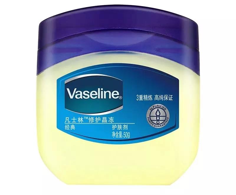 凡士林润唇膏适合唇炎的人么,依泉润唇膏和凡士林哪款适合唇炎